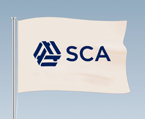 SCA flagga - Blå logotyp på vit bakgrund